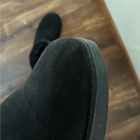 Juicy Couture Women's Kerri Cold Weather Ankle
Boots -Black Microsuede (Size7.5) - Picture 11 of 15